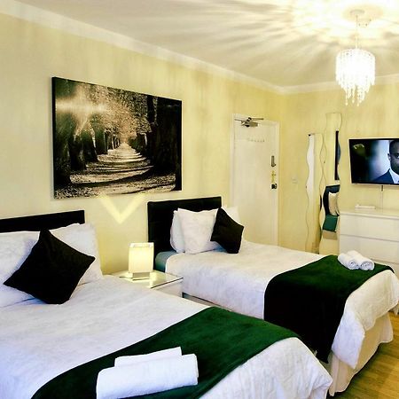 Gable Lodge London B&B Энфилд Экстерьер фото
