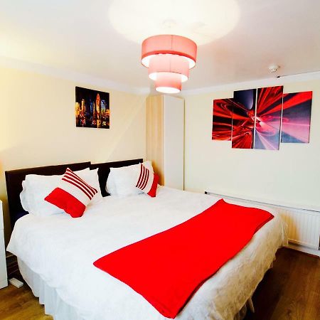 Gable Lodge London B&B Энфилд Экстерьер фото