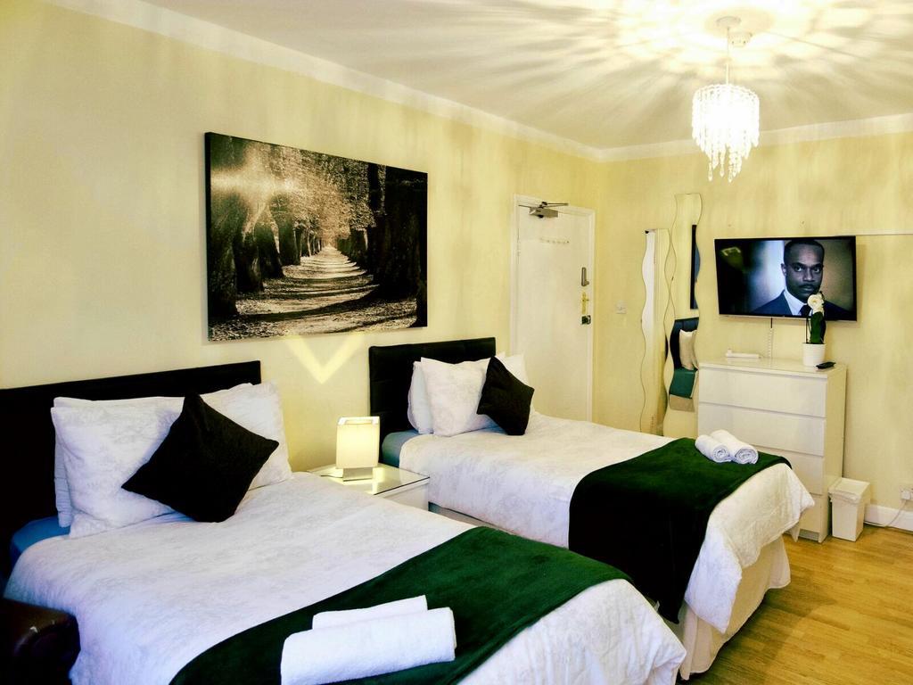 Gable Lodge London B&B Энфилд Экстерьер фото