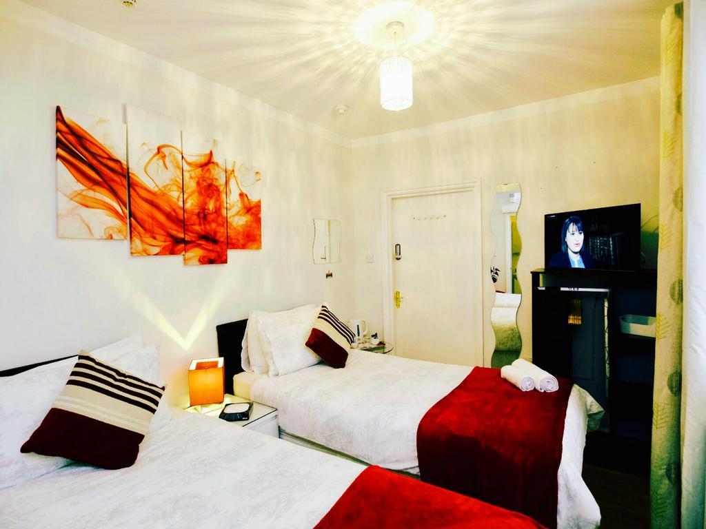 Gable Lodge London B&B Энфилд Экстерьер фото