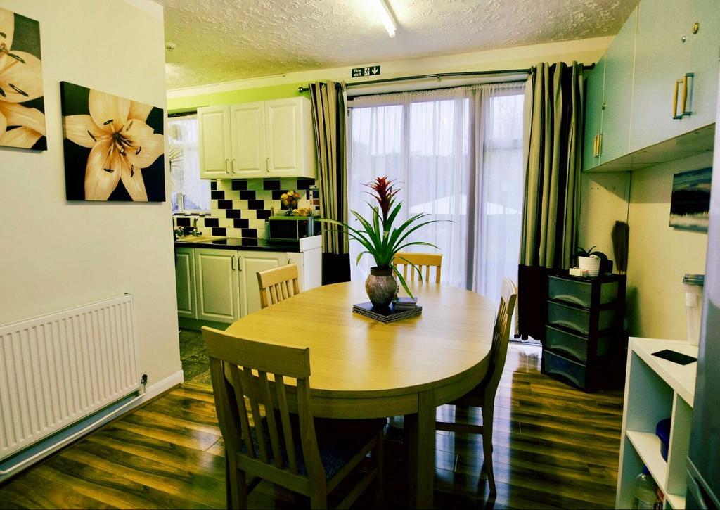 Gable Lodge London B&B Энфилд Экстерьер фото