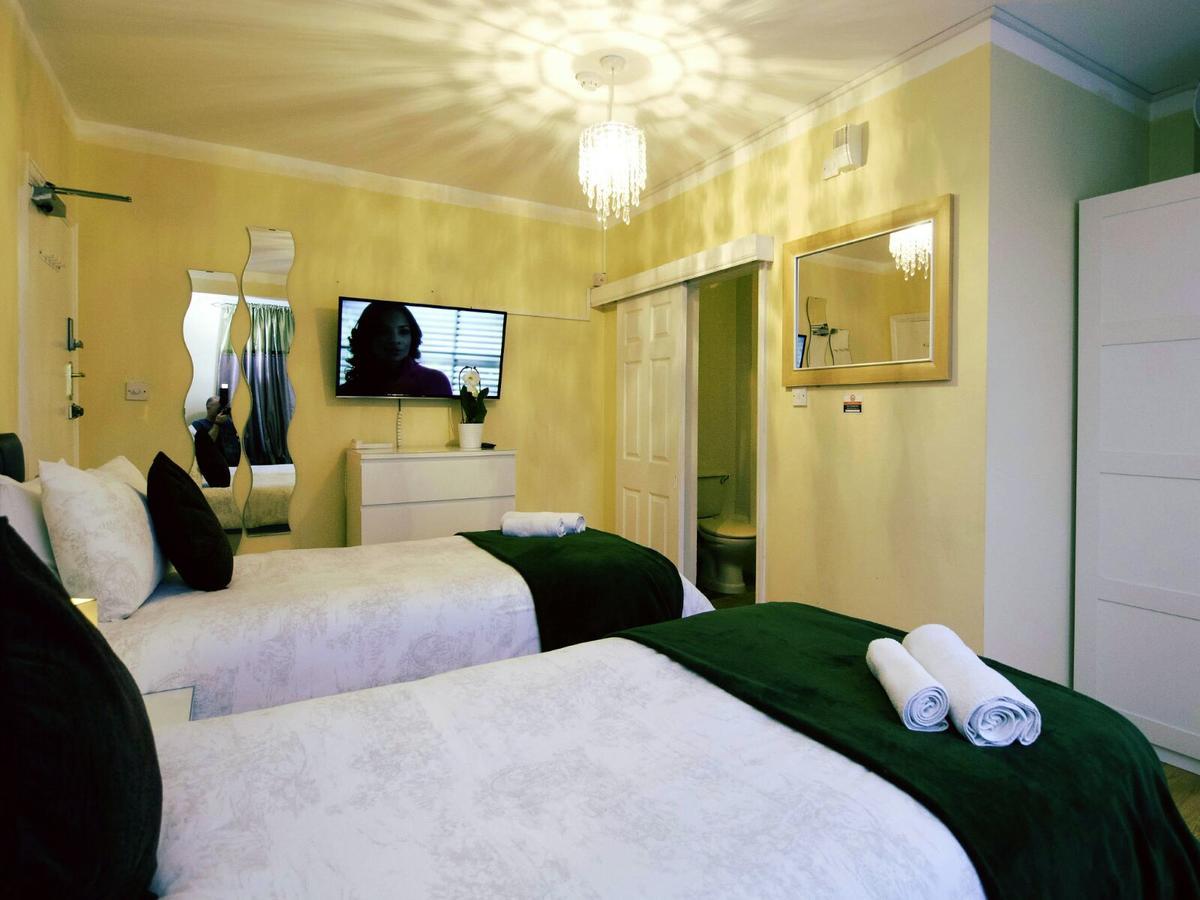 Gable Lodge London B&B Энфилд Экстерьер фото