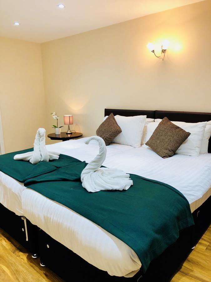 Gable Lodge London B&B Энфилд Экстерьер фото