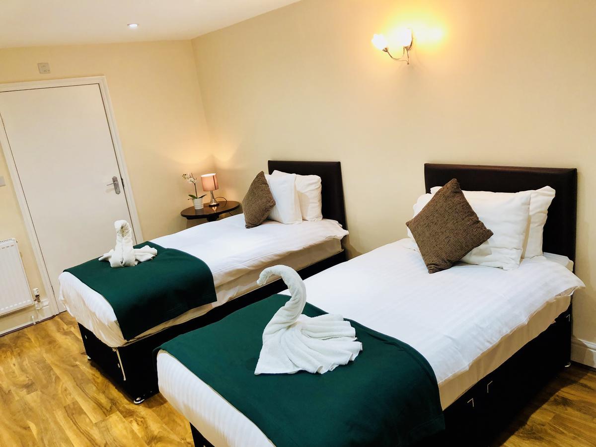 Gable Lodge London B&B Энфилд Экстерьер фото