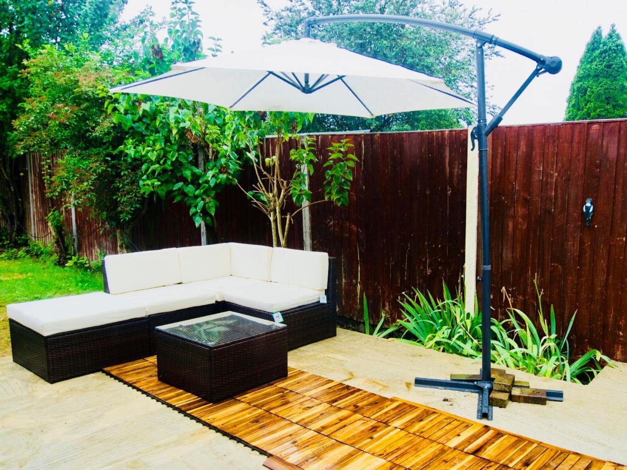 Gable Lodge London B&B Энфилд Экстерьер фото