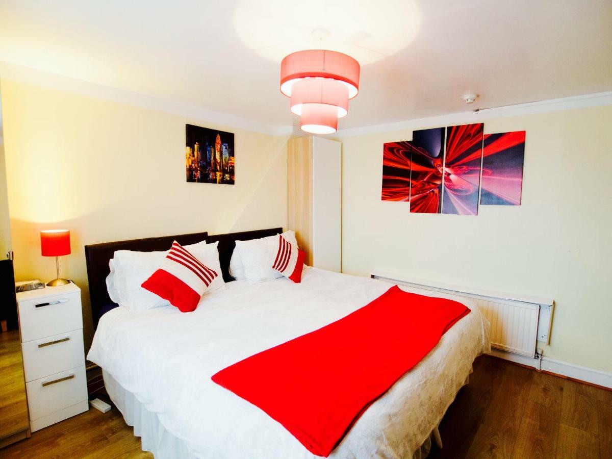 Gable Lodge London B&B Энфилд Экстерьер фото